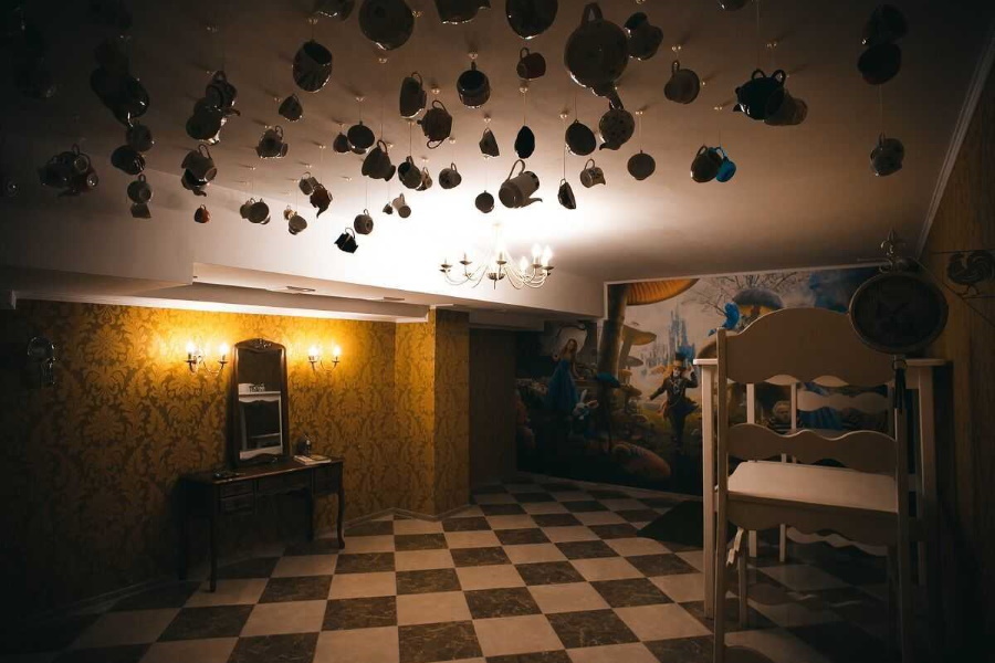 Квест в реальности Зазеркалье от компании Квествилль Квест в реальности Зазеркалье от компании Квествилль